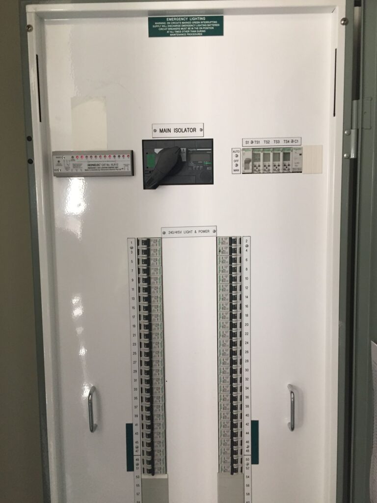 RWcommSwitchboard2-2880w